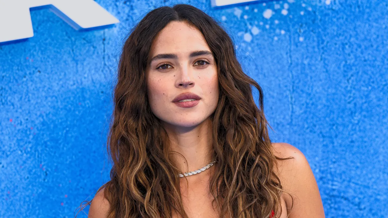 Adria Arjona'nın Paylaşımı Wonder Woman Söylentilerini Alevlendirdi — Oyun Haberleri haberi kapak görseli