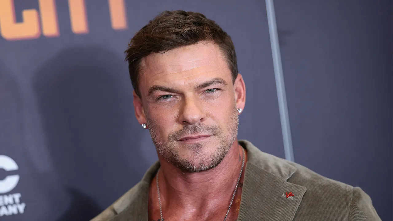 Alan Ritchson Helldivers Film Uyarlamasının Başrolünde Yer Alacak — Film & Dizi kapak görseli